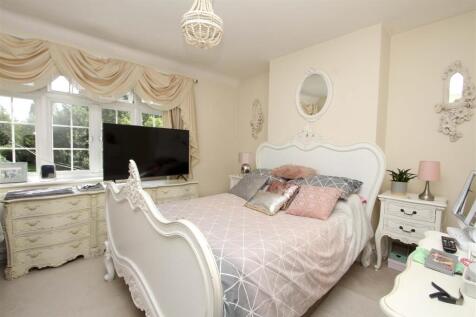 Bedroom 2.JPG