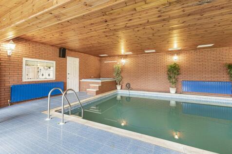 Swimming Pool/Jacuzz