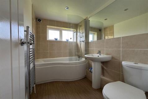 Bathroom (Main)