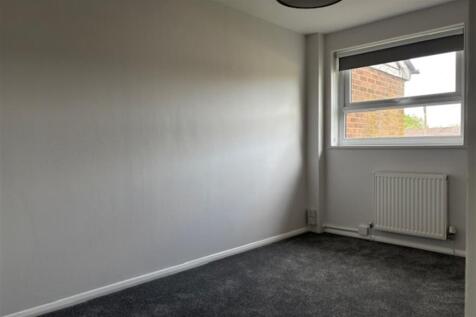 Bedroom 2 (Main)