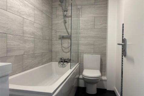 Bathroom  (Main)