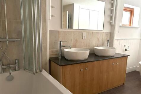 Family Bathroom (Mai