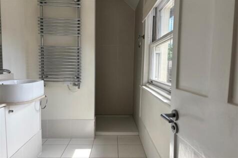 Ensuite (Main)