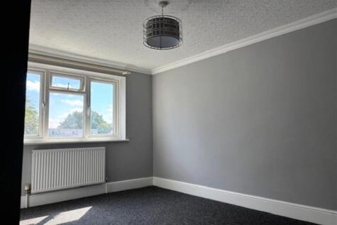 Bedroom 1 (Main)