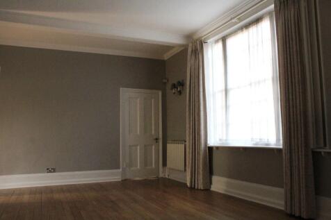 Dining room  (Main)