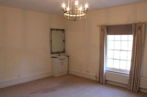 Bedroom 2 (Main)