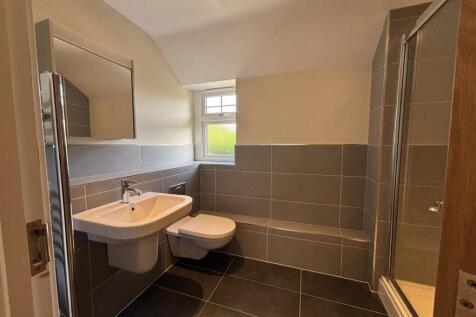 Ensuite (Main)