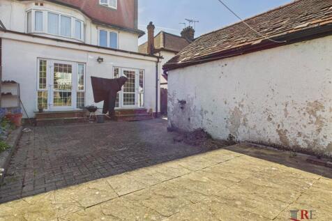 CAM02489G0-PR0157-STILL002.jpg