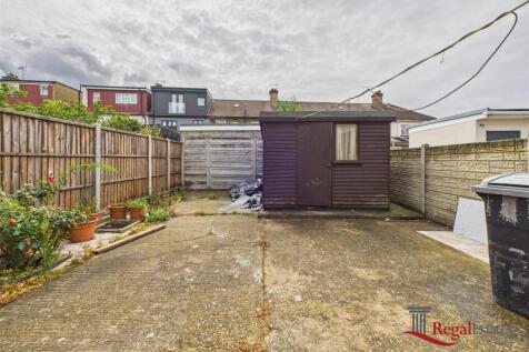CAM02489G0-PR0211-STILL008.jpg