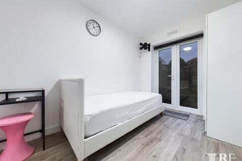 Room 4.jpg