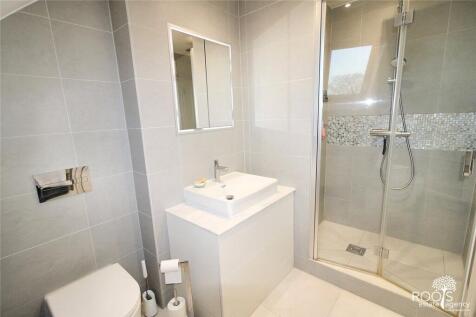Main En-Suite
