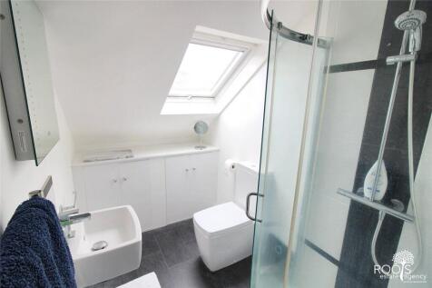 Main En-Suite
