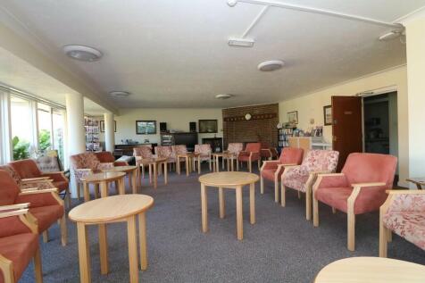COMMUNAL LOUNGE