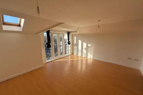 WhatsApp Image 2025-12-04 at 11.43.57_a00de6f5.jpg