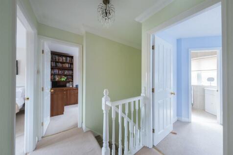 8 Cowmere Close-013.jpg