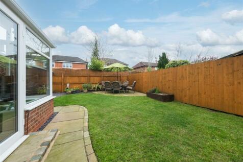 8 Cowmere Close-030.jpg