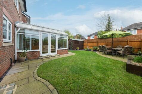 8 Cowmere Close-029.jpg