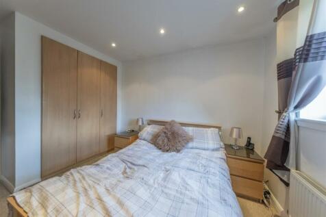9 The Beeches-006.JPG