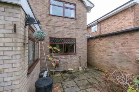2 St Michaels Close-037.jpg