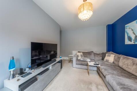 6 Stirling Close-011.jpg