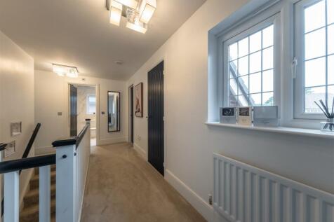 6 Stirling Close-039.jpg