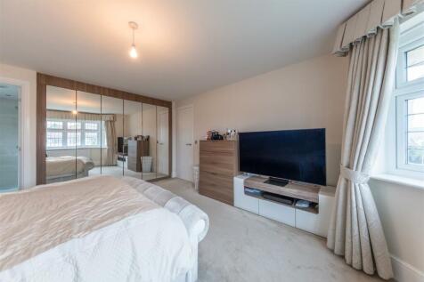 6 Stirling Close-023.jpg