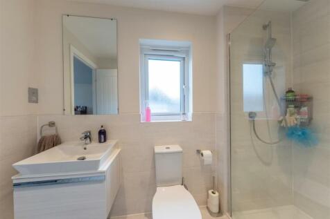 6 Stirling Close-024.jpg