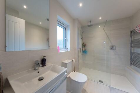 6 Stirling Close-025.jpg