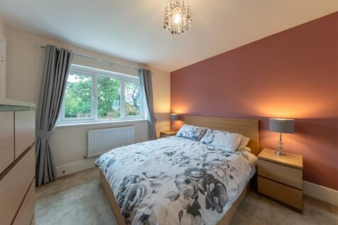 6 Stirling Close-027.jpg
