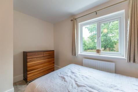 6 Stirling Close-034.jpg