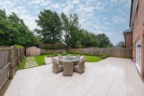 6 Stirling Close-041.jpg