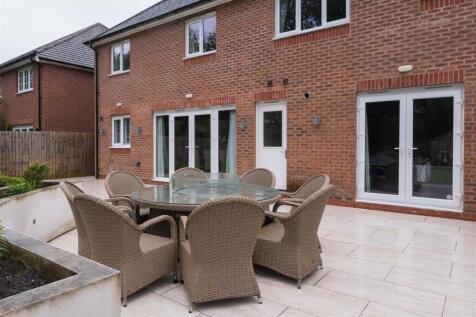 6 Stirling Close-043.jpg