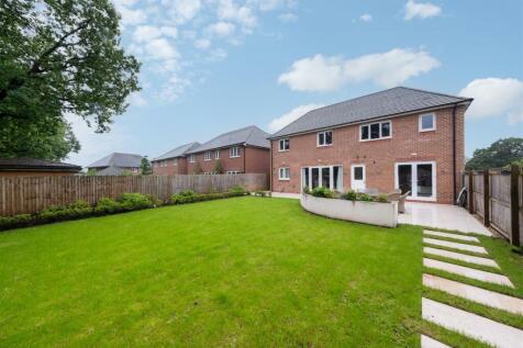 6 Stirling Close-045.jpg