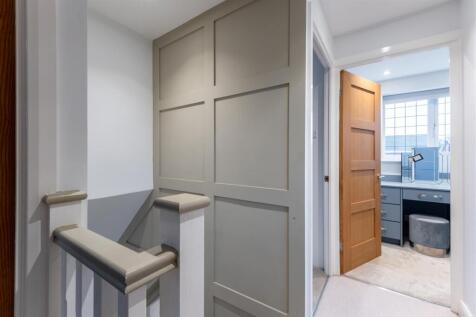 17 Elizabethan Way-038.jpg