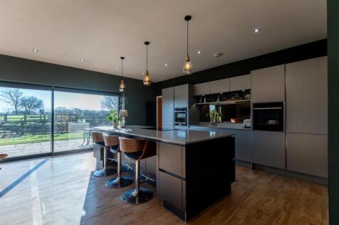 4 Marsh Lane-005.jpg
