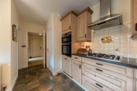 3 Sandbach Drive-2-007.JPG