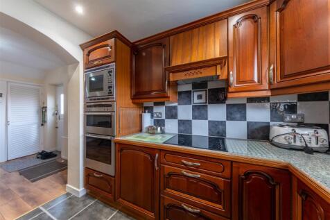 4 Meadow Lane-004.jpg