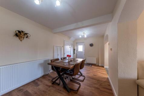 4 Meadow Lane-007.jpg