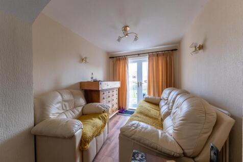 4 Meadow Lane-009.jpg