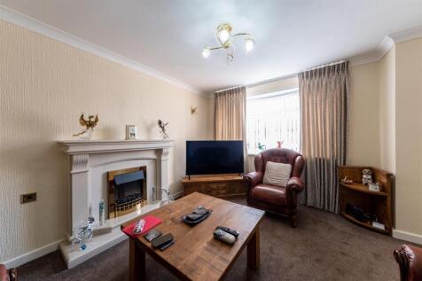 4 Meadow Lane-012.jpg
