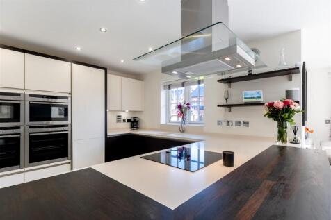 9 Meadowside-010.jpg
