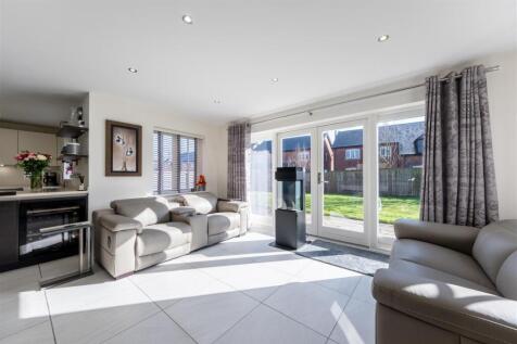 9 Meadowside-012.jpg