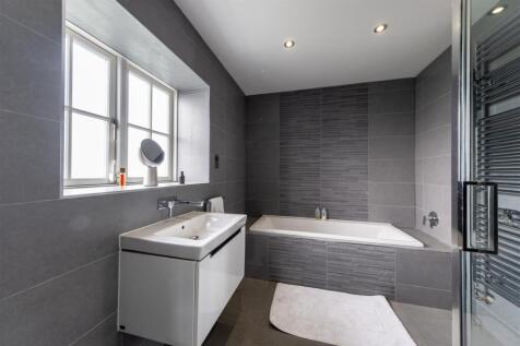 9 Meadowside-041.jpg