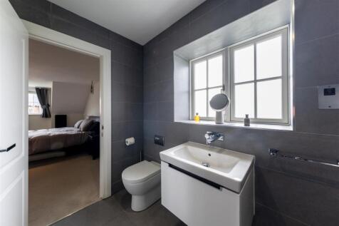 9 Meadowside-042.jpg