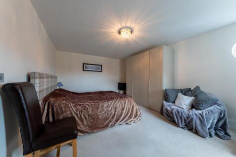9 Meadowside-044.jpg