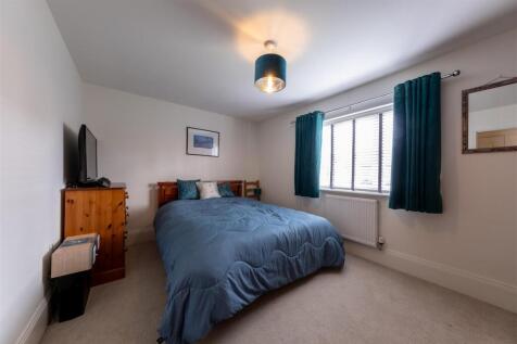9 Meadowside-047.jpg