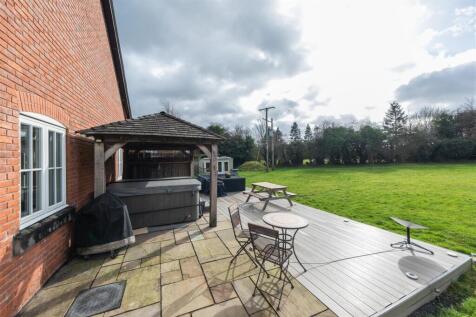 9 Meadowside-064.jpg