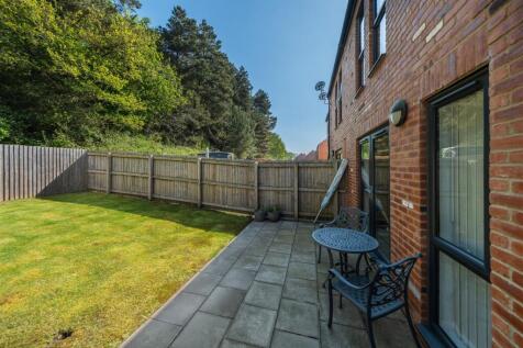 31 Mara Drive-2-040.JPG