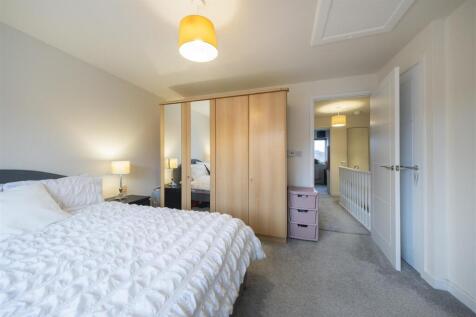 35 Dartmoor Close-012.JPG