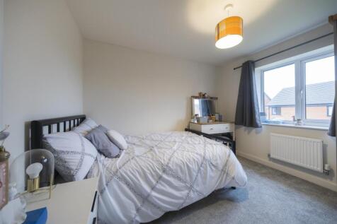 35 Dartmoor Close-014.JPG